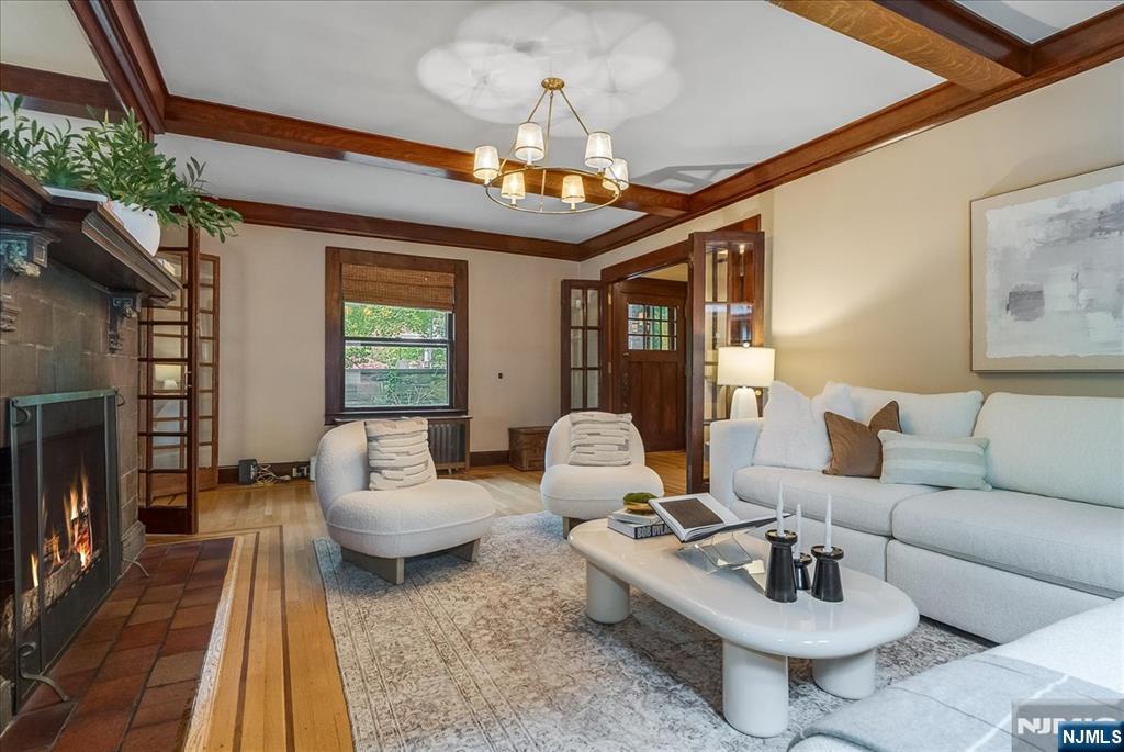 property viewer photo 7