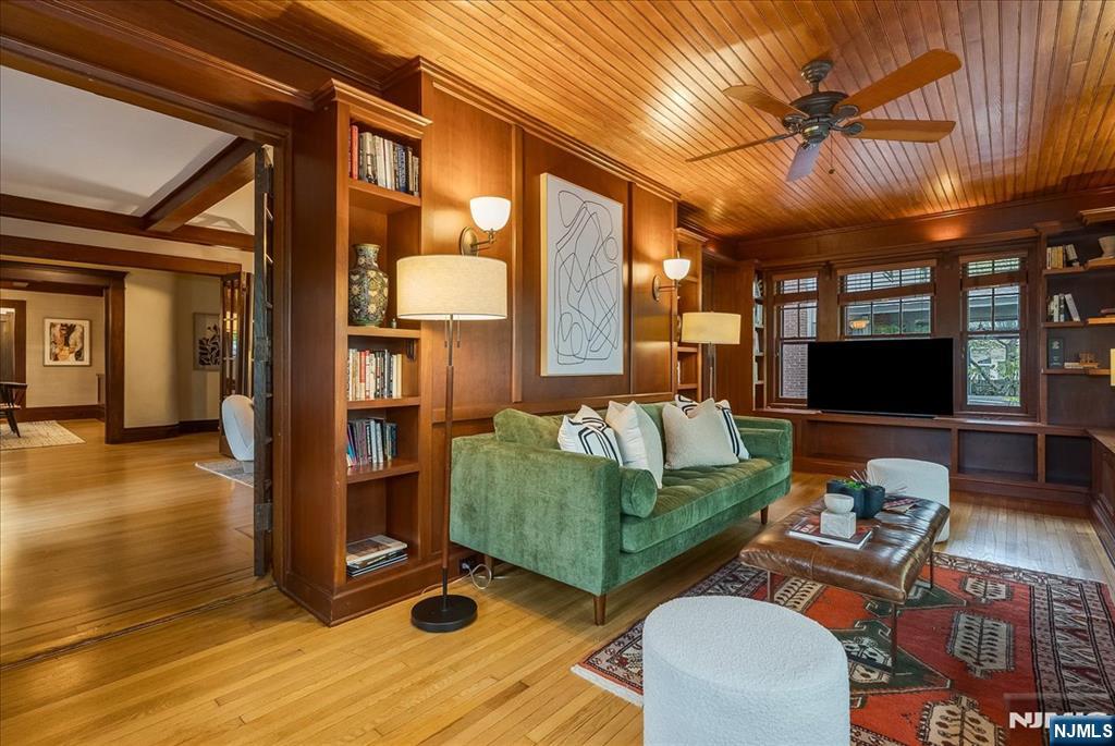 property viewer photo 9