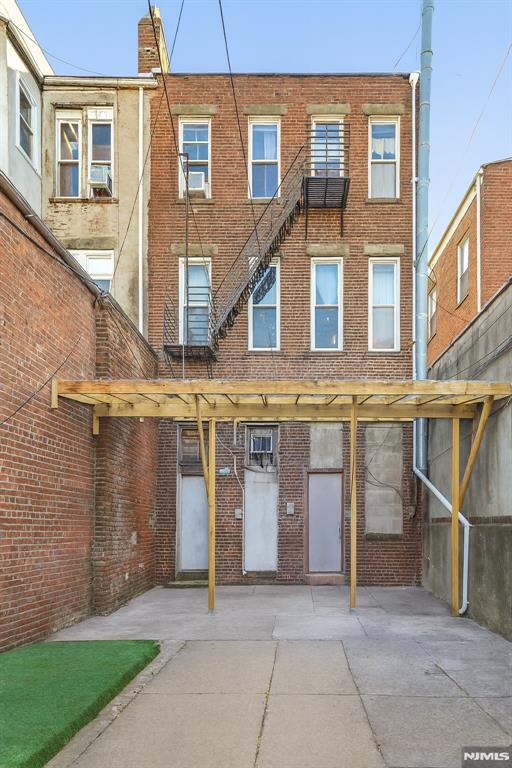 main property photo 39
