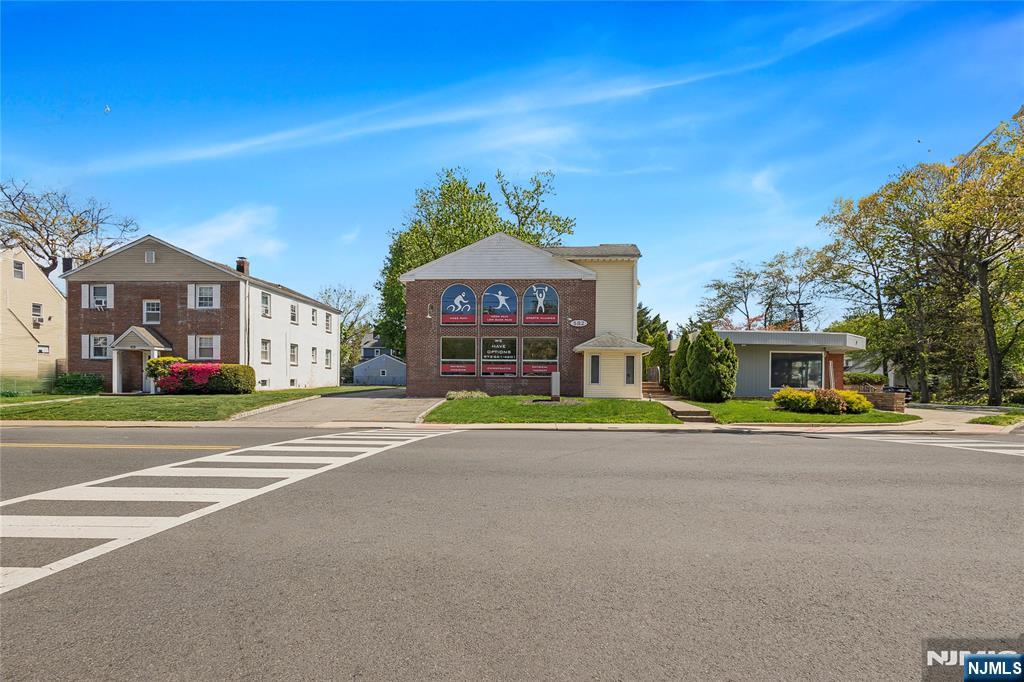 main property photo 29