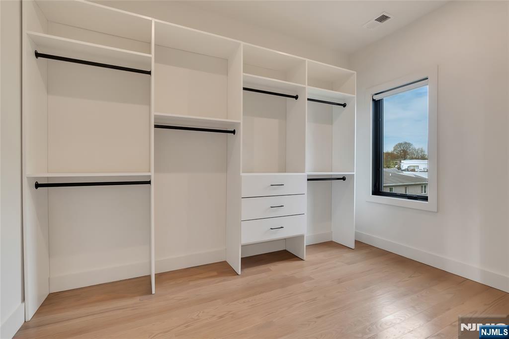 property viewer photo 15