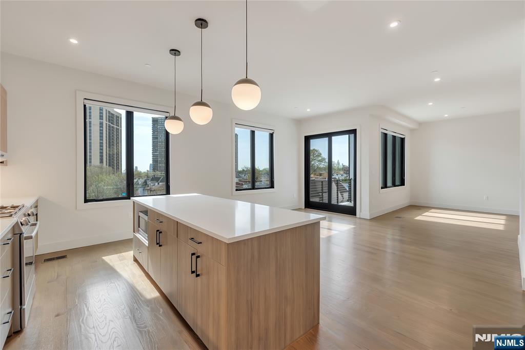 property viewer photo 2