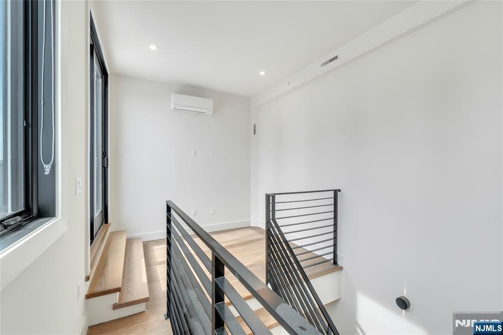 property viewer photo 22