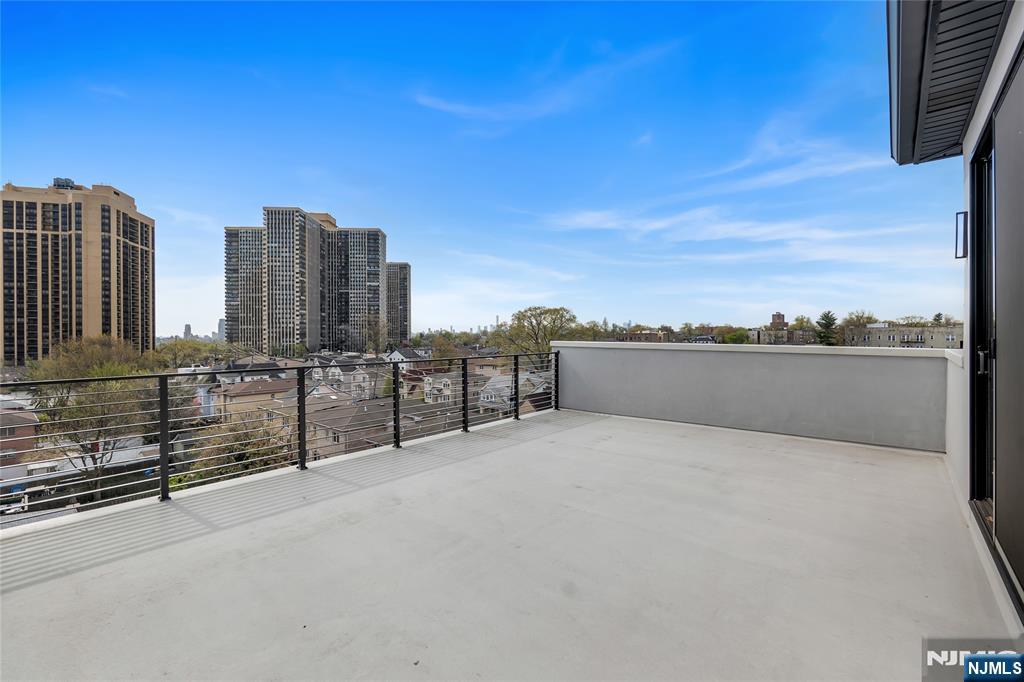 property viewer photo 23