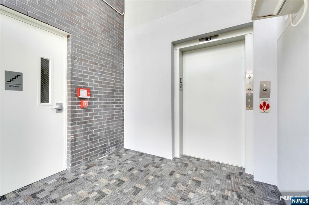 property viewer photo 26