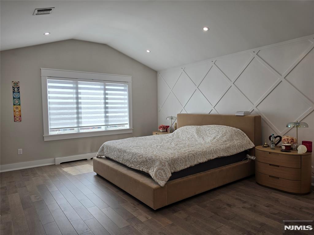 property viewer photo 4