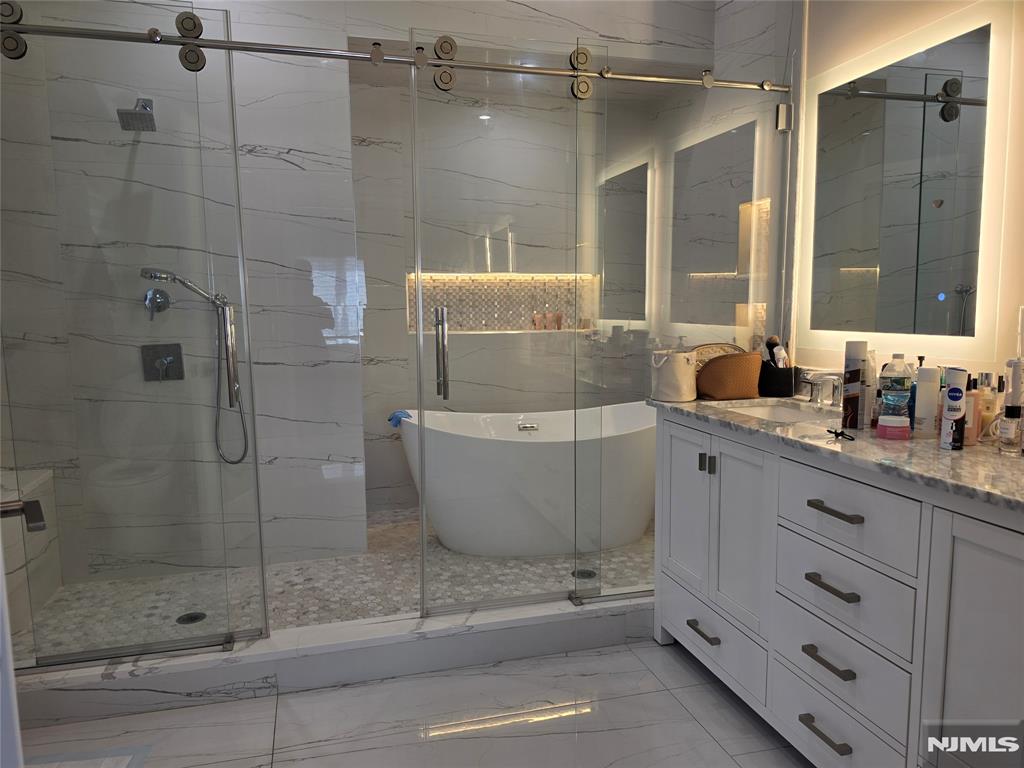 property viewer photo 5