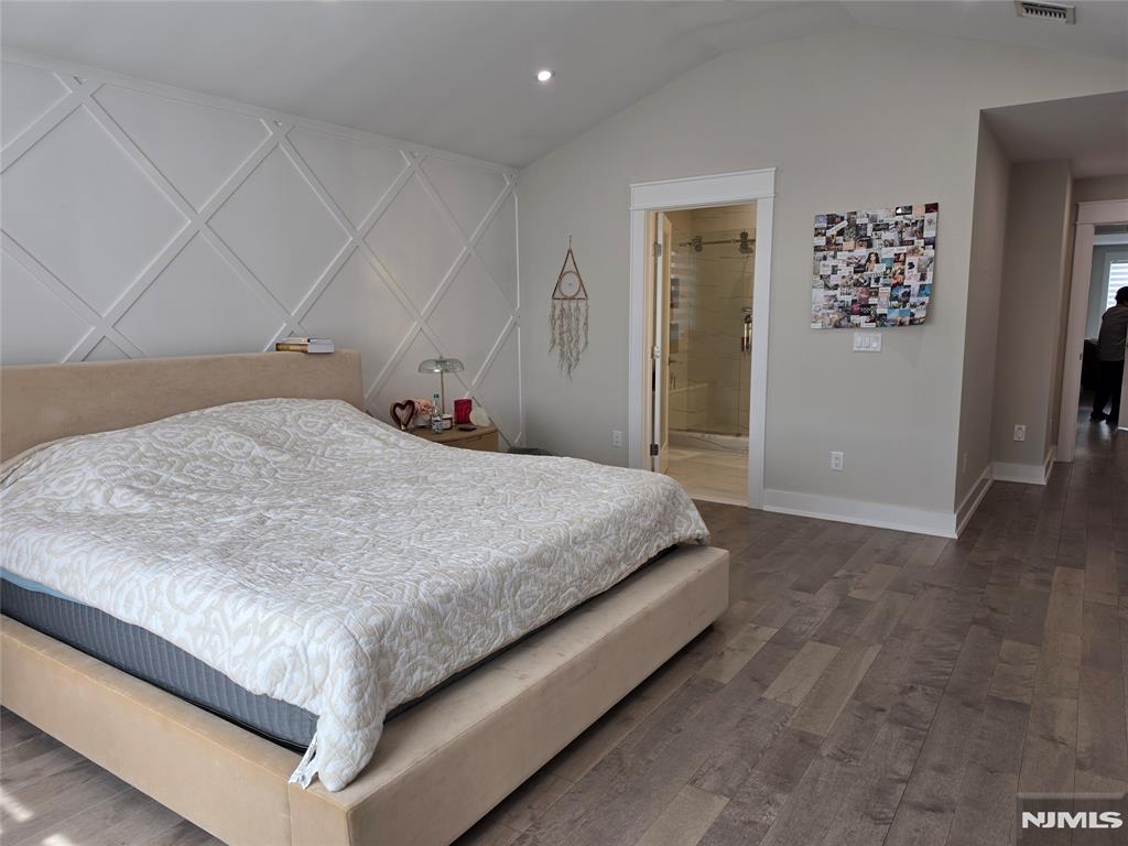 property viewer photo 6