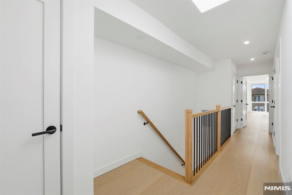 property viewer photo 18