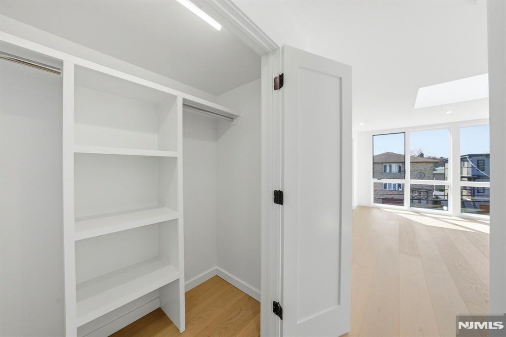 property viewer photo 28