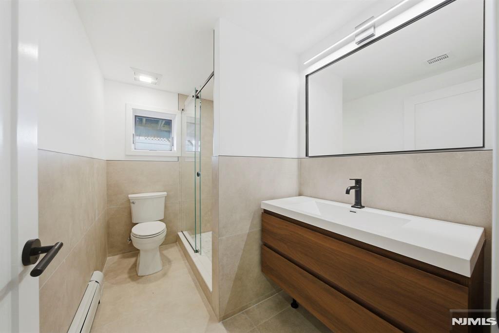 property viewer photo 37