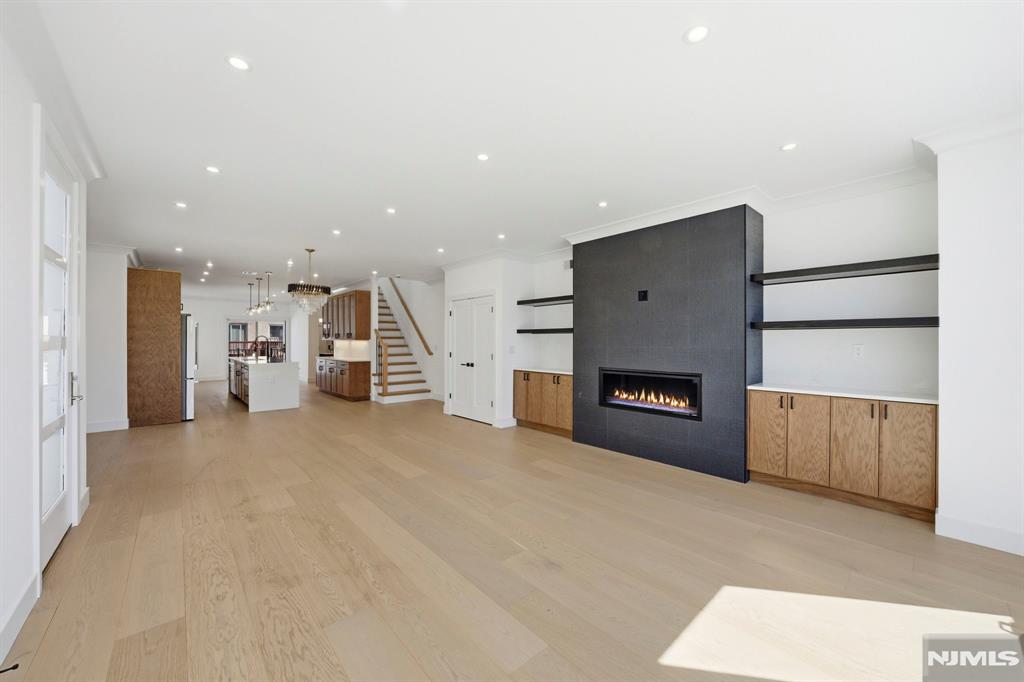property viewer photo 4