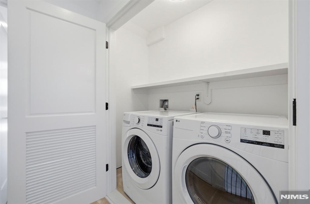 property viewer photo 40