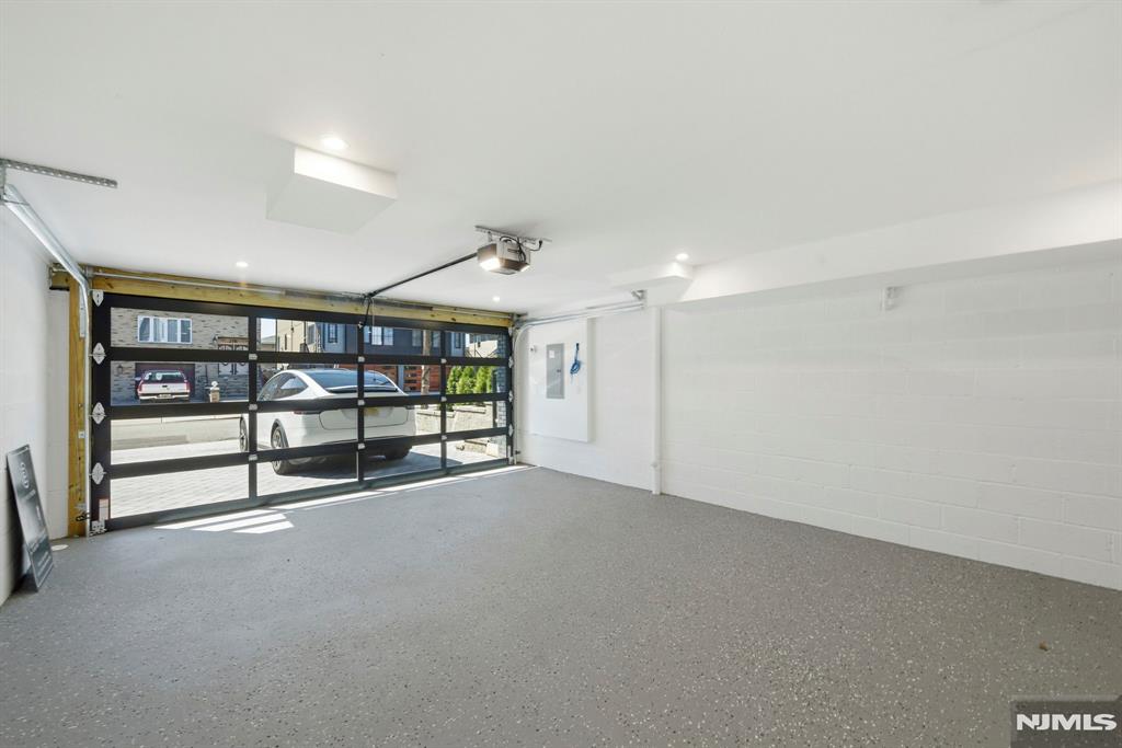 property viewer photo 42