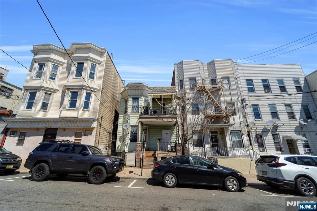 main property photo 6