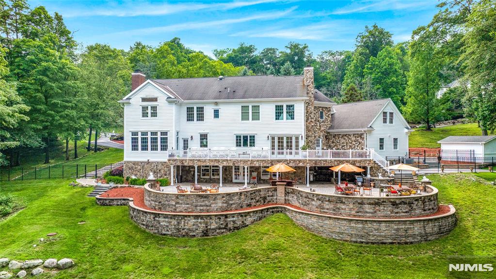 main property photo 46