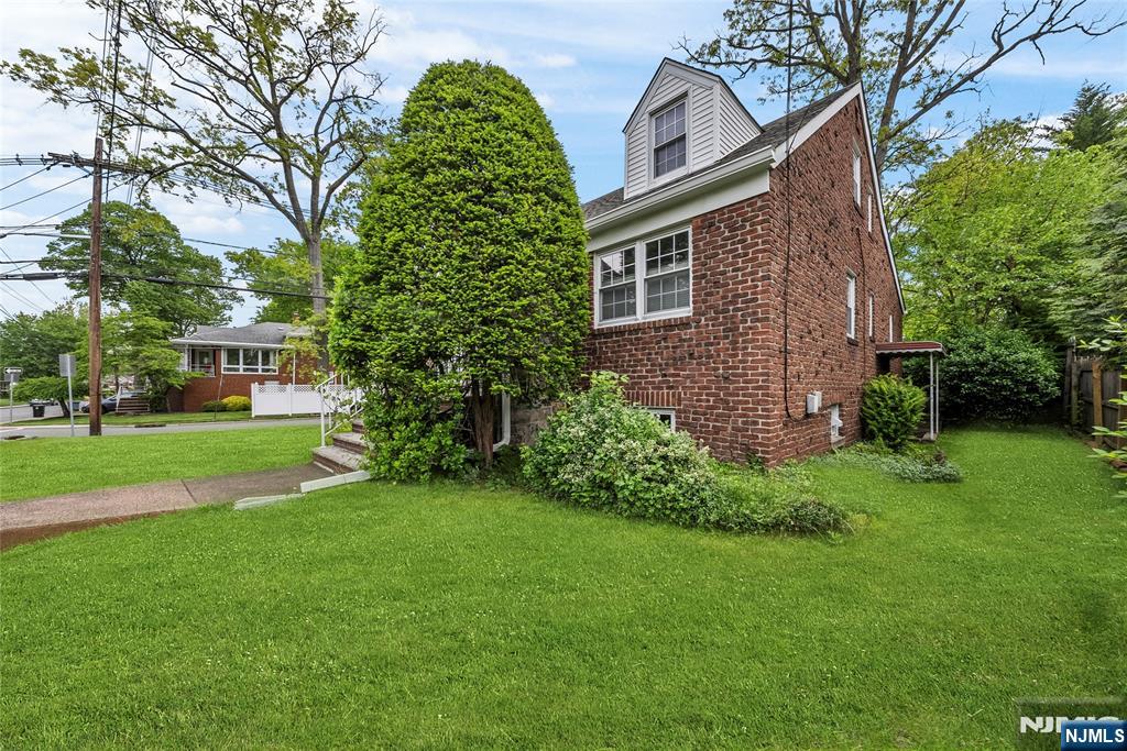 main property photo 45