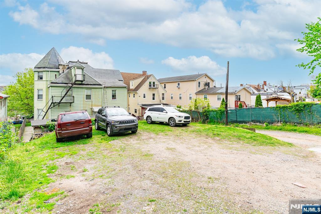 main property photo 20