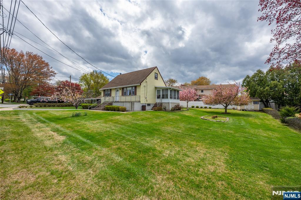 main property photo 28