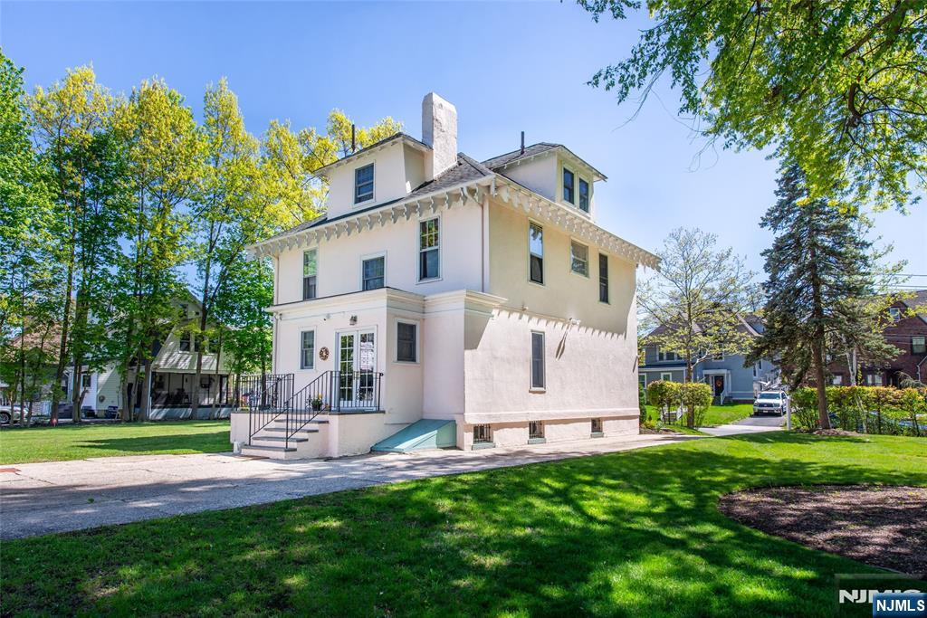main property photo 34