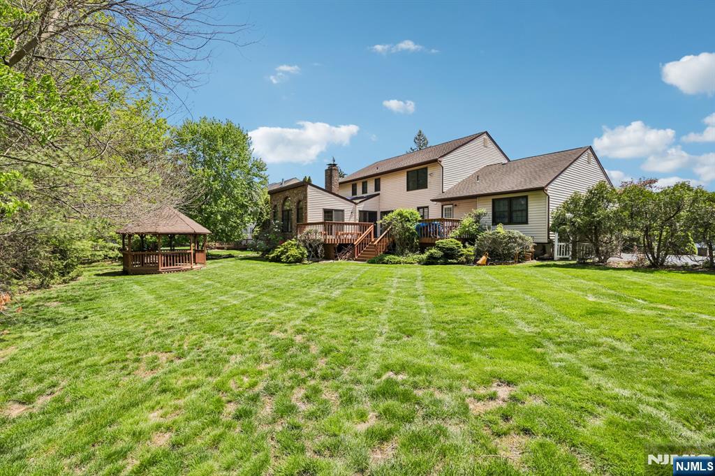main property photo 28
