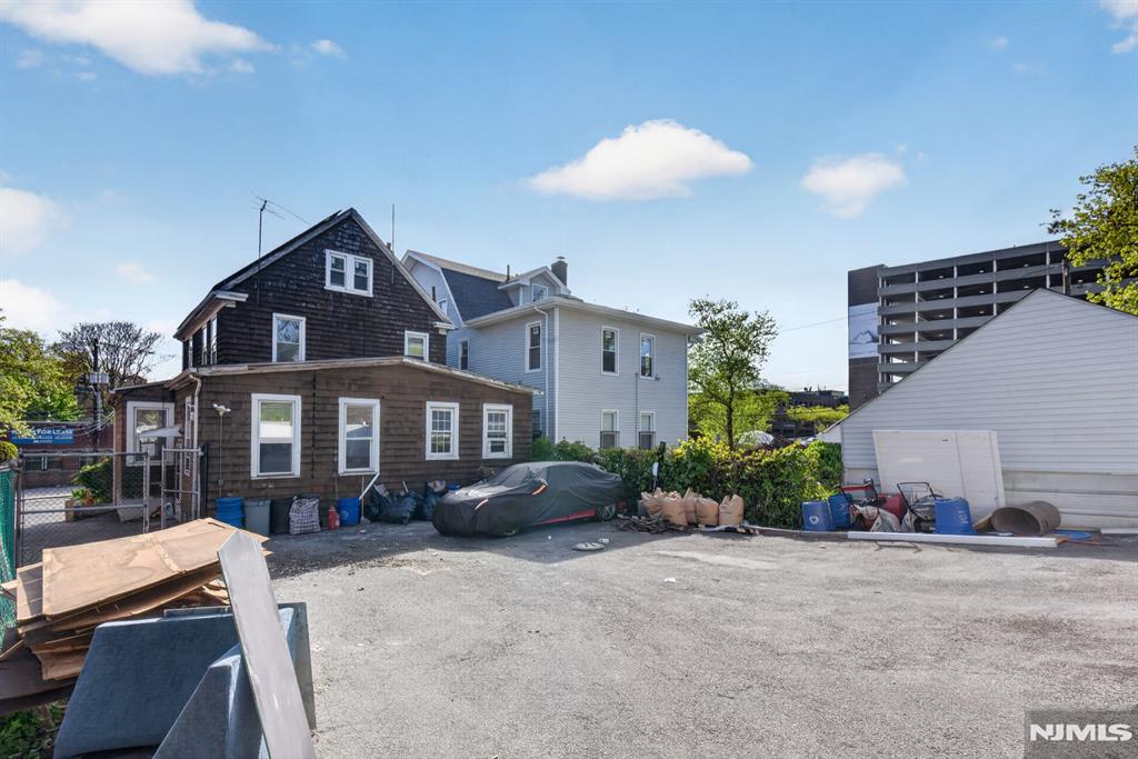 main property photo 29