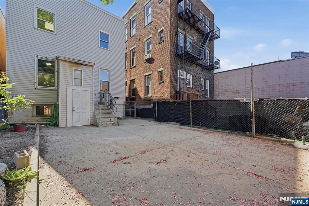 main property photo 45