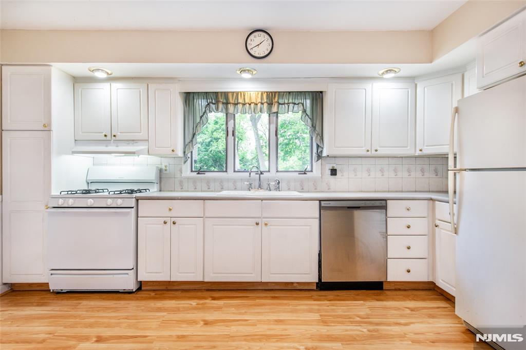property viewer photo 1