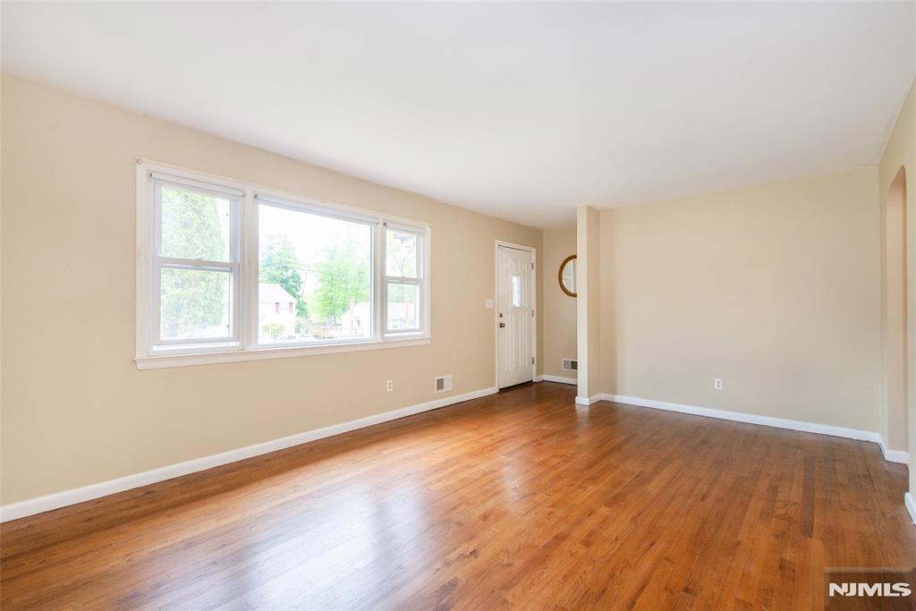property viewer photo 10