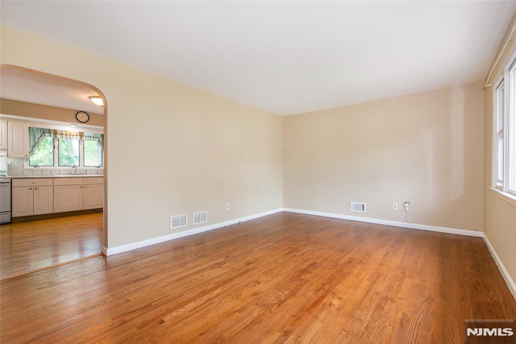 property viewer photo 11