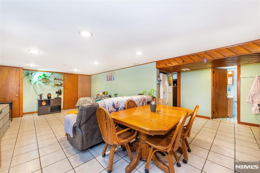 property viewer photo 15