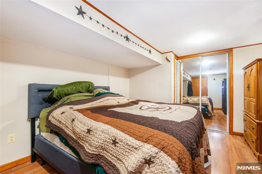 property viewer photo 18
