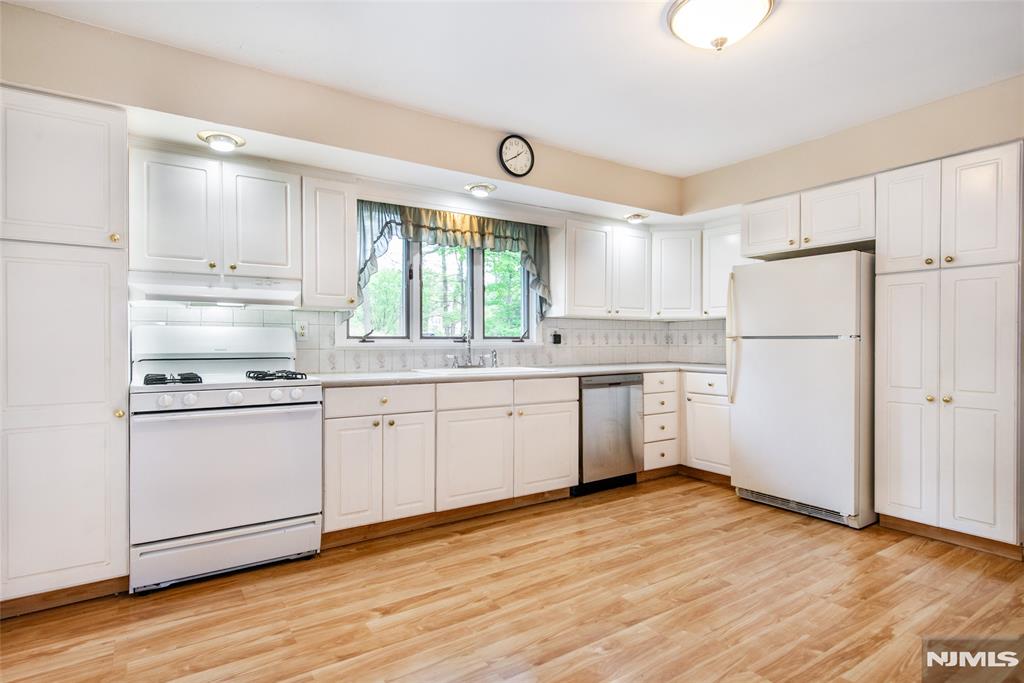 property viewer photo 2