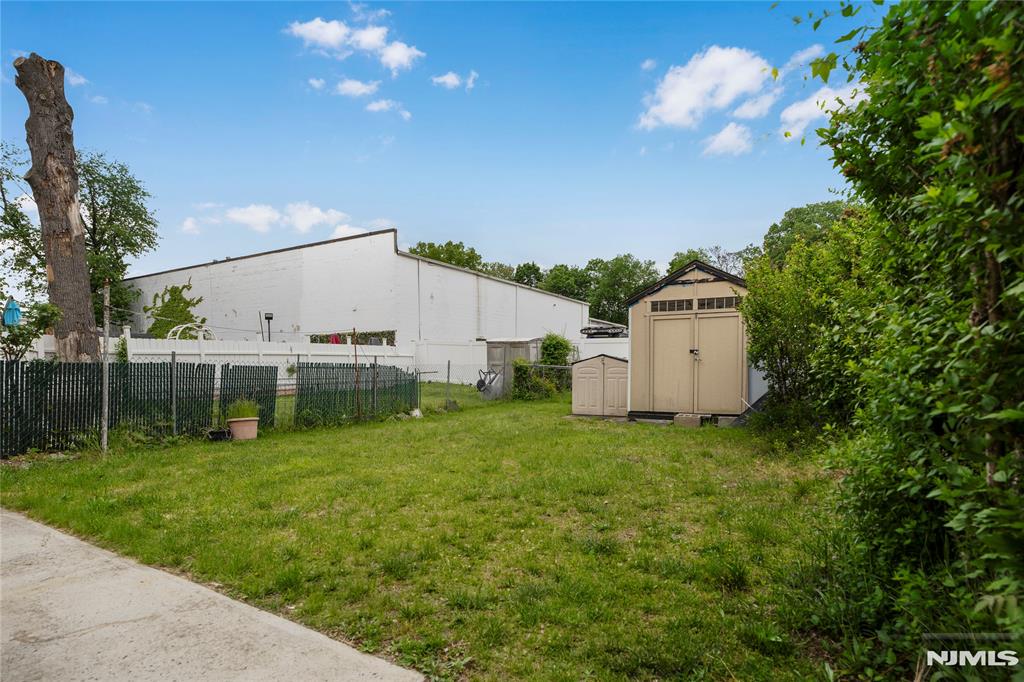 main property photo 24