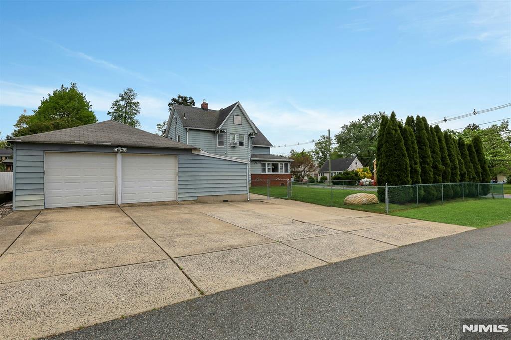 main property photo 43