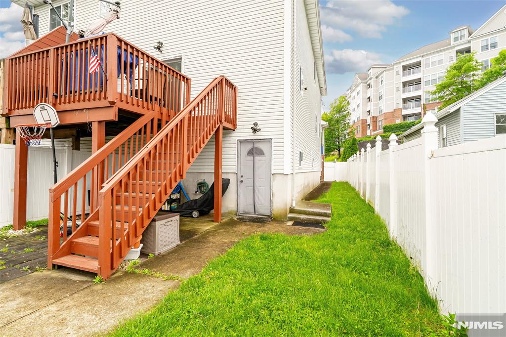 main property photo 48