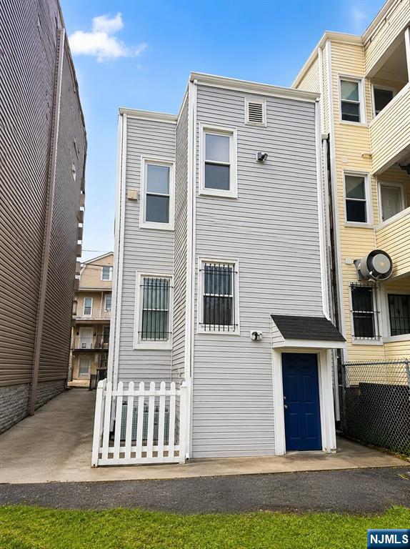 main property photo 9