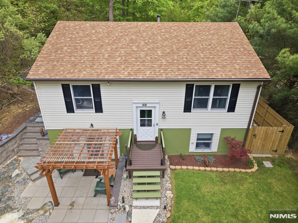 main property photo 29
