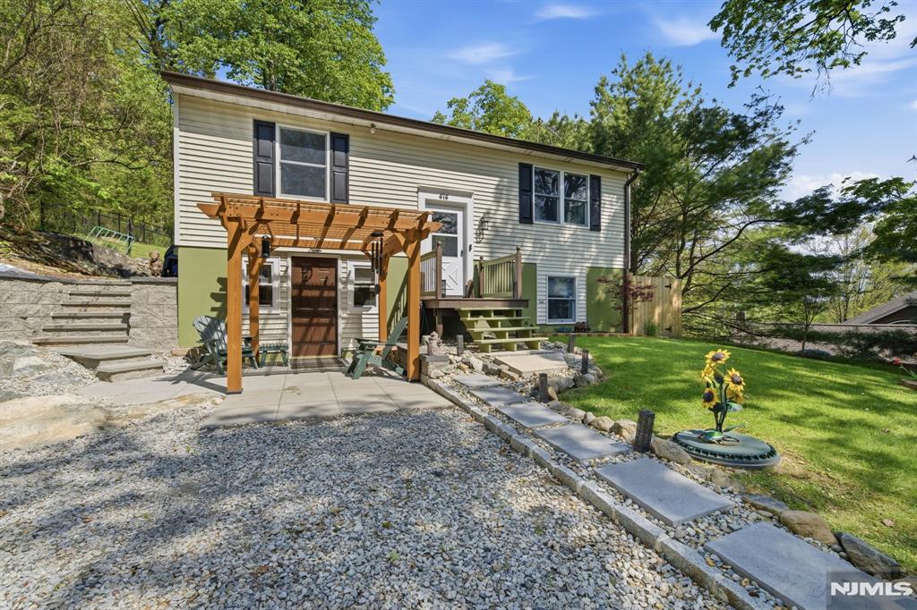 main property photo 4
