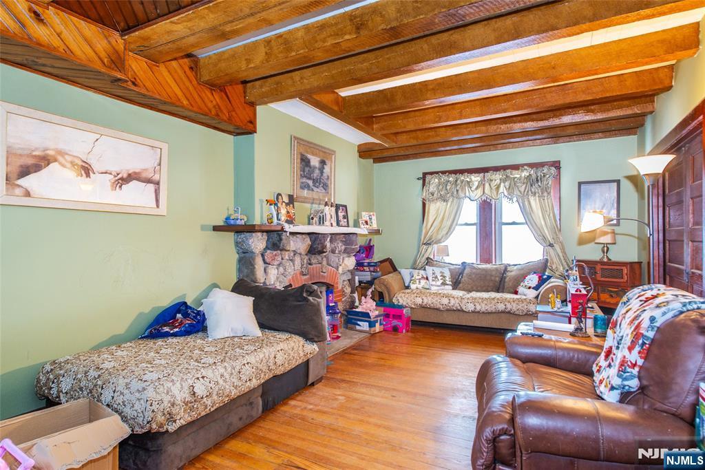 main property photo 14