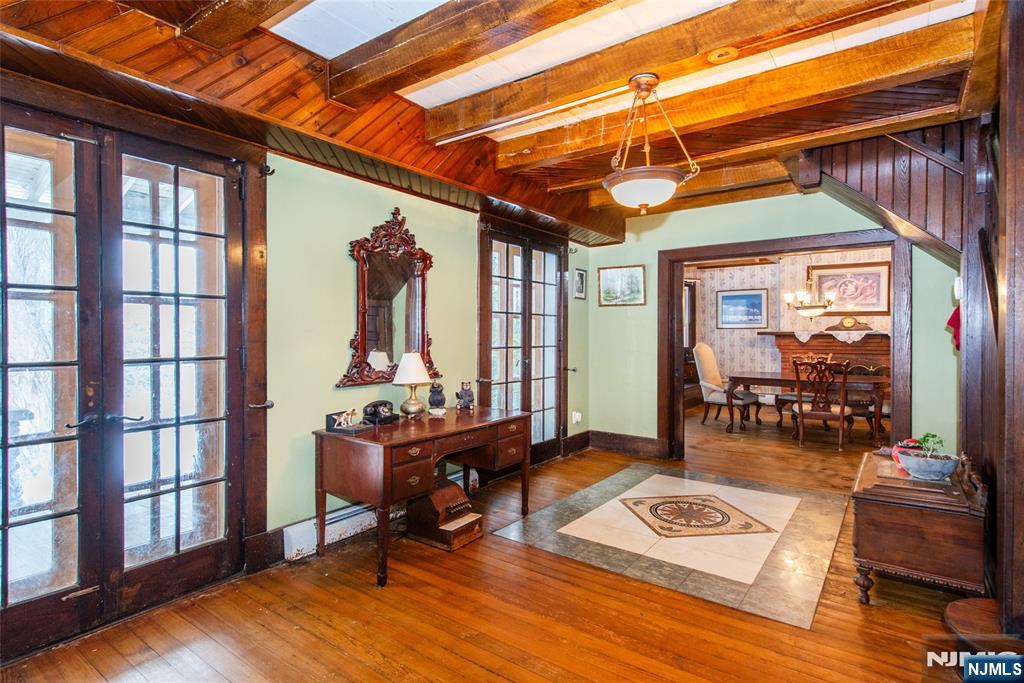 main property photo 28