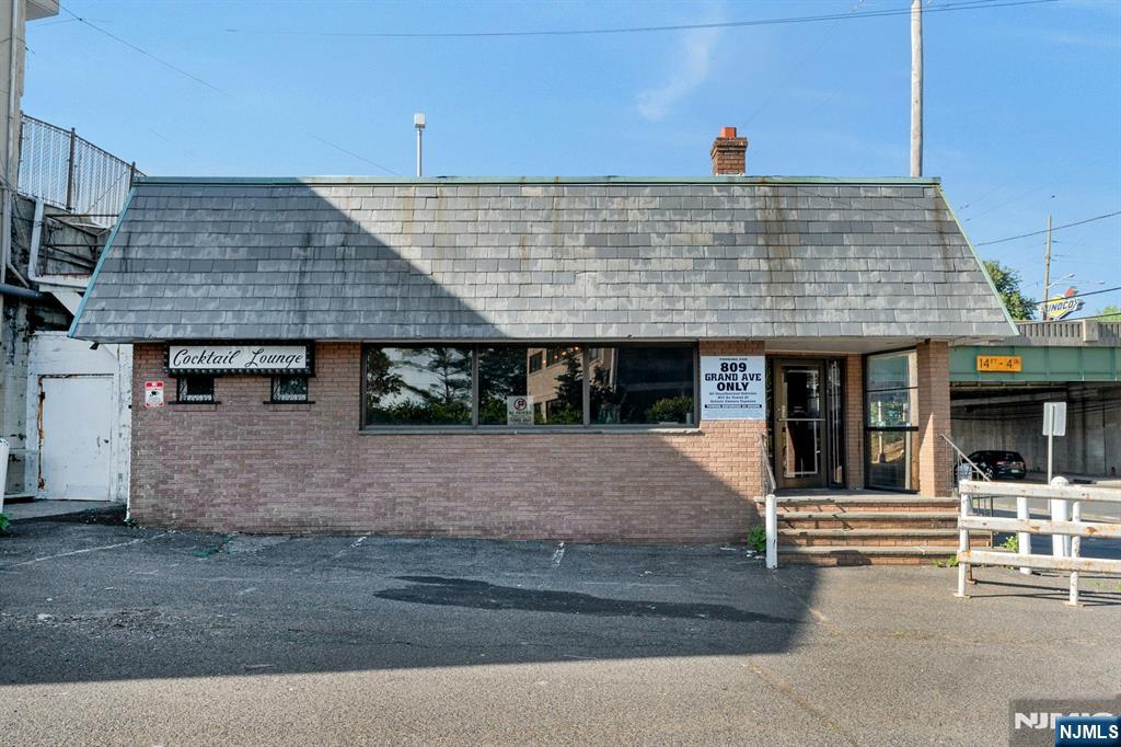 main property photo 4