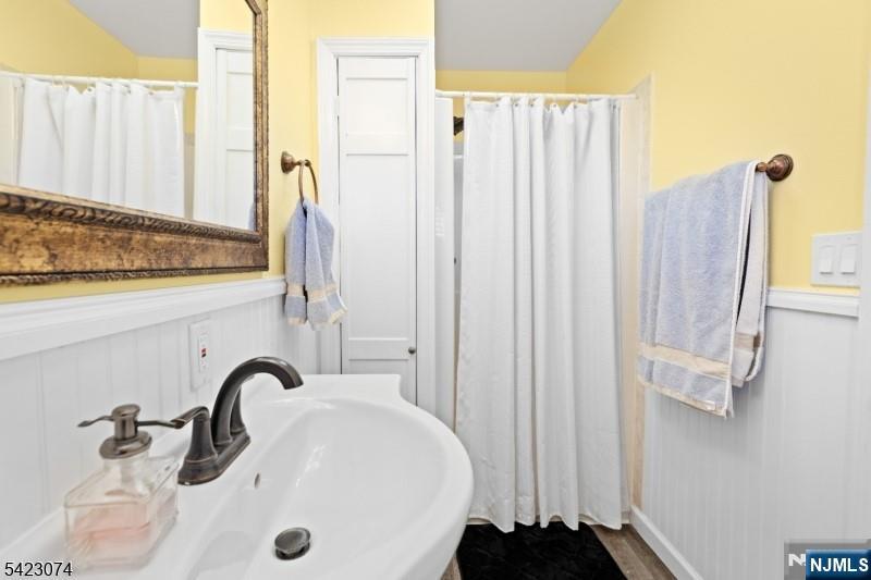 property viewer photo 6