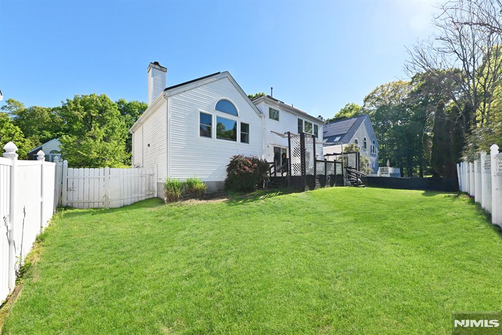 main property photo 27