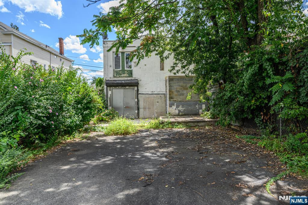 main property photo 31
