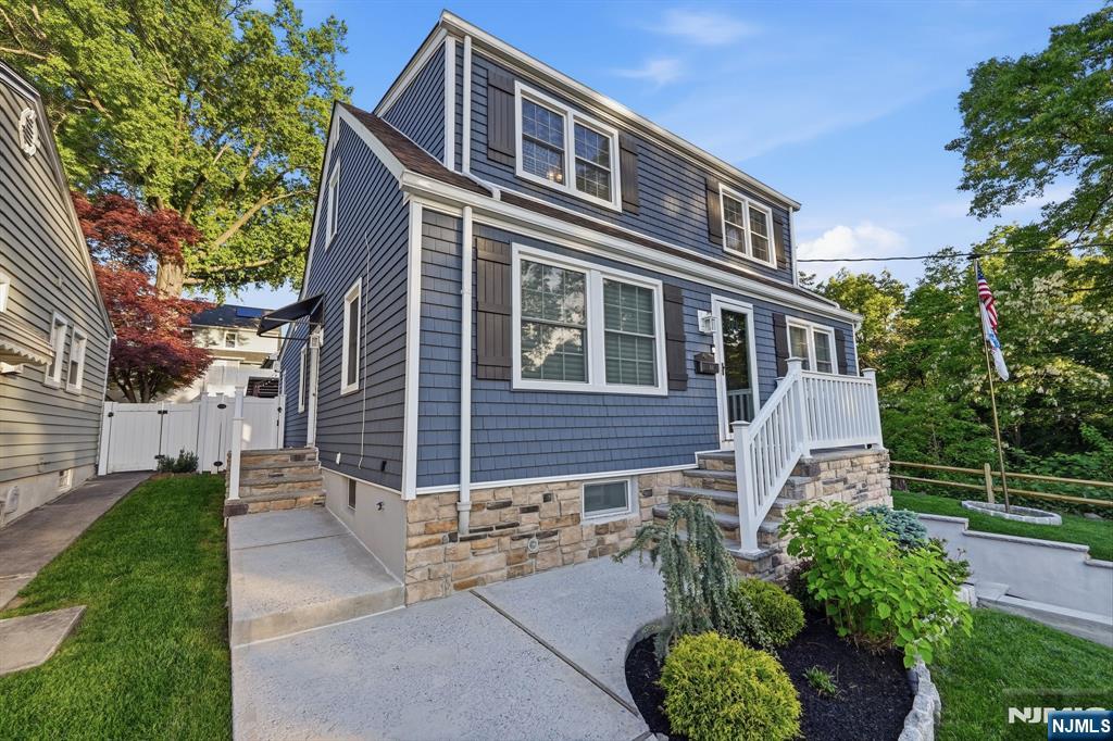 main property photo 5