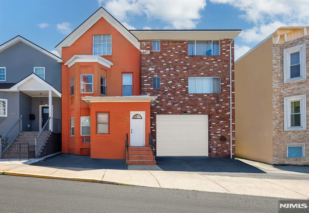 main property photo 13