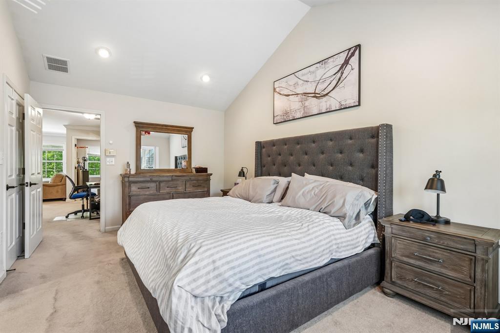 property viewer photo 15