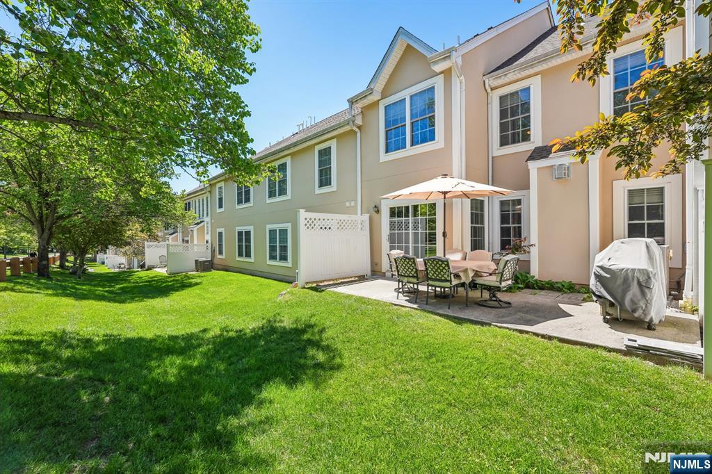 property viewer photo 25