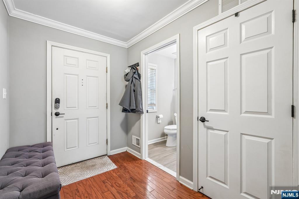 property viewer photo 3